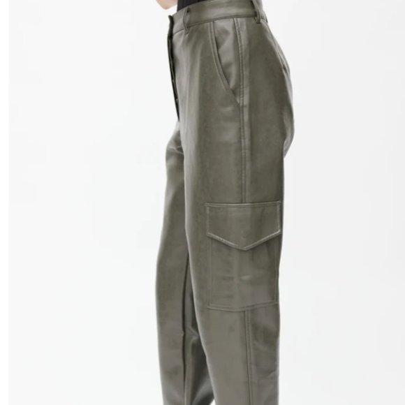 Wilfred Grey Vegan Leather Cargo Pant | Aritzia - Picture 2 of 5